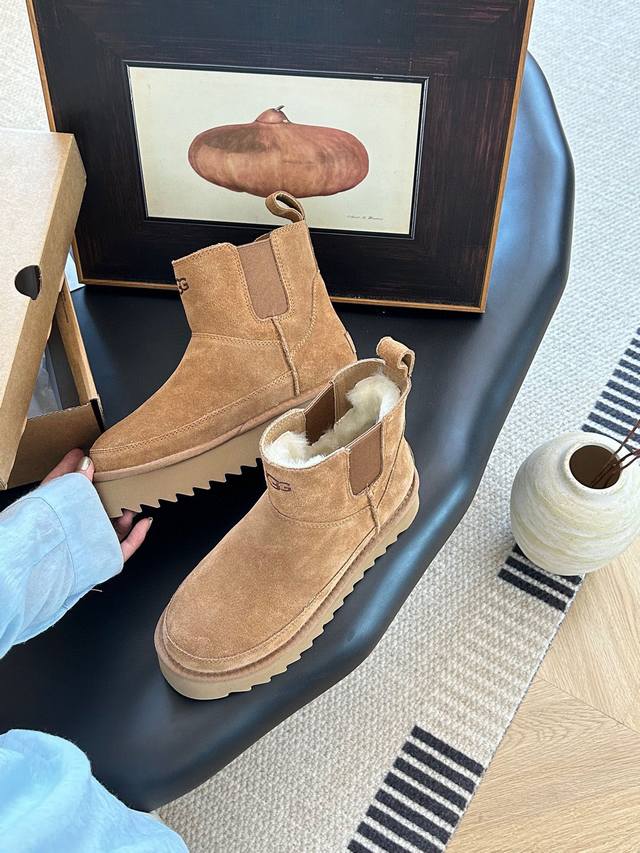 UGG P: 女款Size：35-40 Ugg新款时尚短靴，新款烟囱切尔西升级款，牛皮内里羊毛设计，增高设计时尚出街 颜色：四叶草绿 黑色 栗色